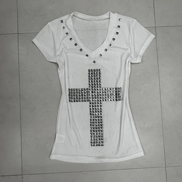 Punk stud cross t-shirt