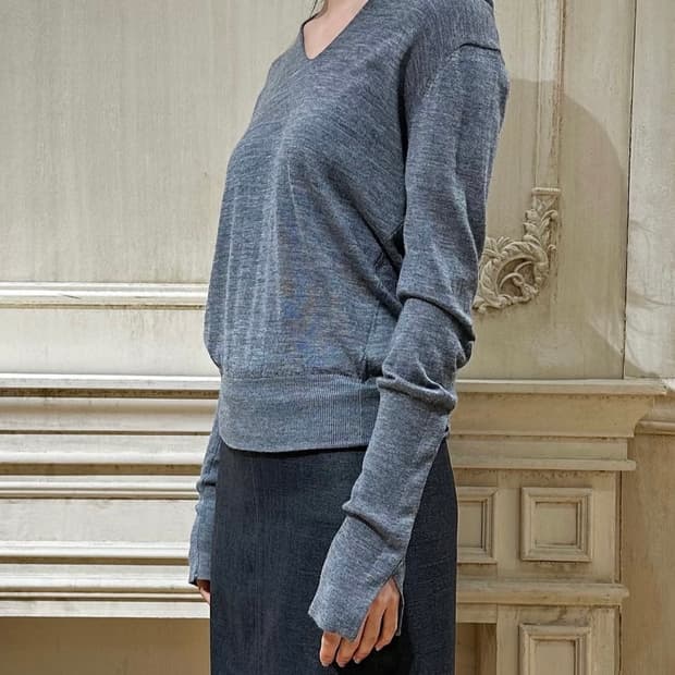 EE) 누마레 이이 WOMENS 브이넥 울 니트 블랙