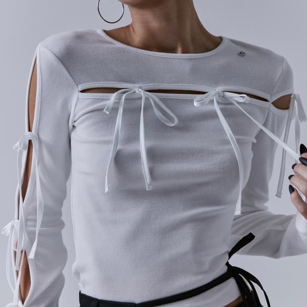 슬릿 스트랩 롱 슬리브리스