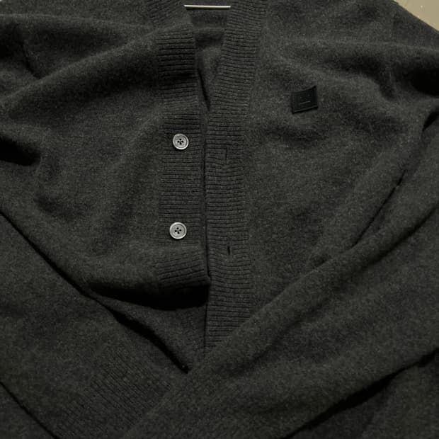 아크네 스튜디오 가디건