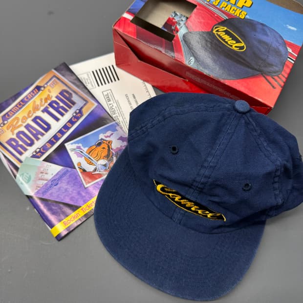 카멜 자수 로고 캡(데드스탁)