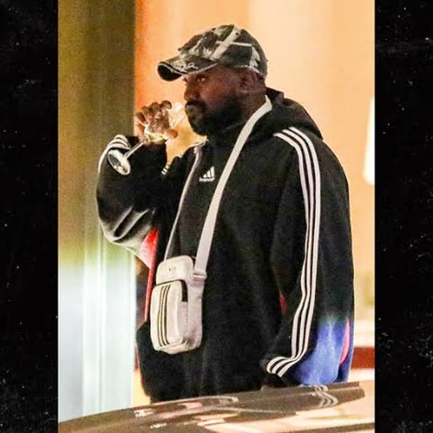 아디다스 x 발렌시아가 후드 (2)