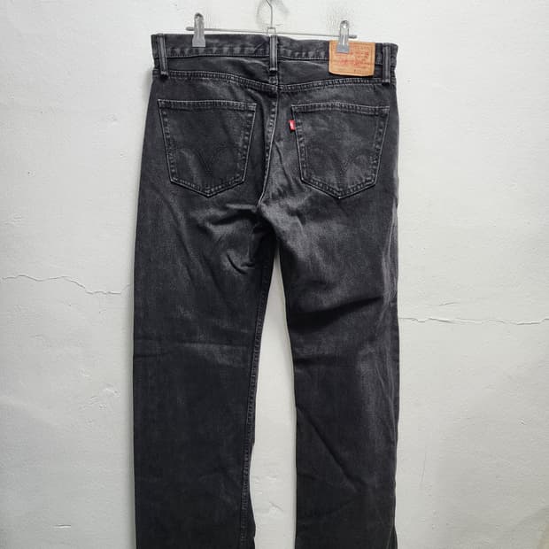 리바이스 505 스트레이트핏 블랙 데님 