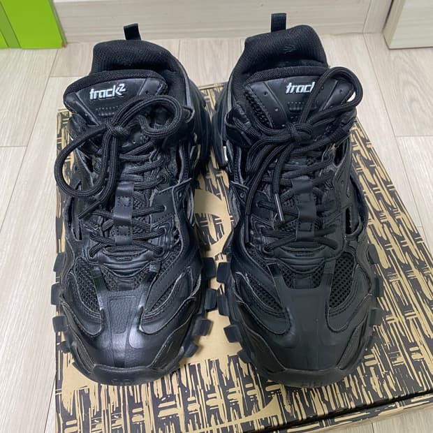 (42) 발렌시아가 트랙2 블랙