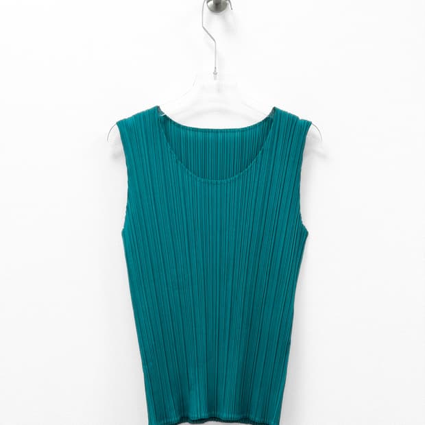 플리츠플리즈 민소매 플리츠 탑