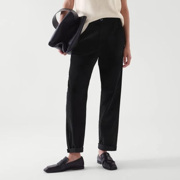 코스 COS 22 스트레이트 핏 코듀로이 치노