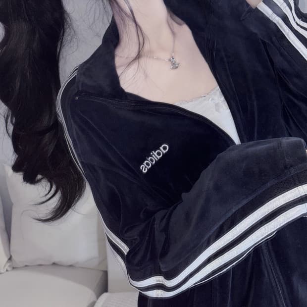 🐰아디다스 벨벳 데일리 부들 집업🖤