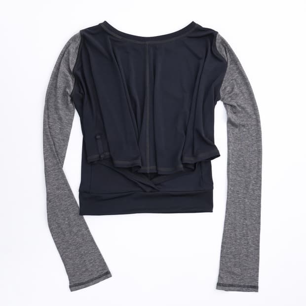 울리카상투스 Back flare top