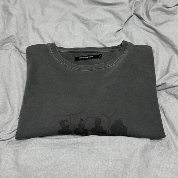 3) 해칭룸 드래곤 토이 티셔츠