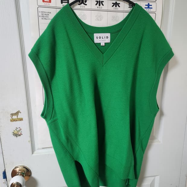 솔리드옴므 오버핏 울 브이넥 니트 베스트 그린 50사이즈