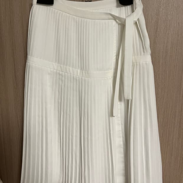 알투자라 쇼피스 플리츠 스커트 34사이즈