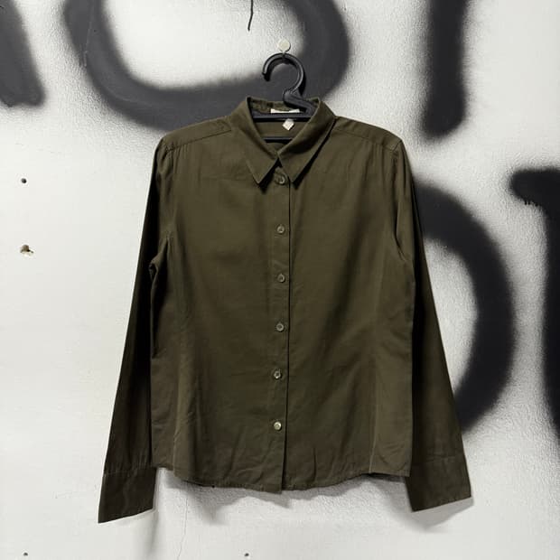 켈빈클라인 이태리 딥 카키 크롭 셔츠 블라우스