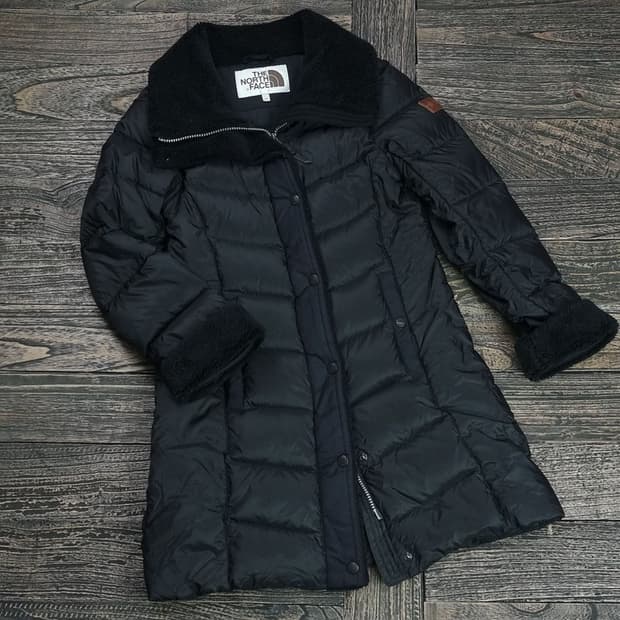 [노스페이스] 구스다운 슬림핏 롱패딩 블랙 M16828