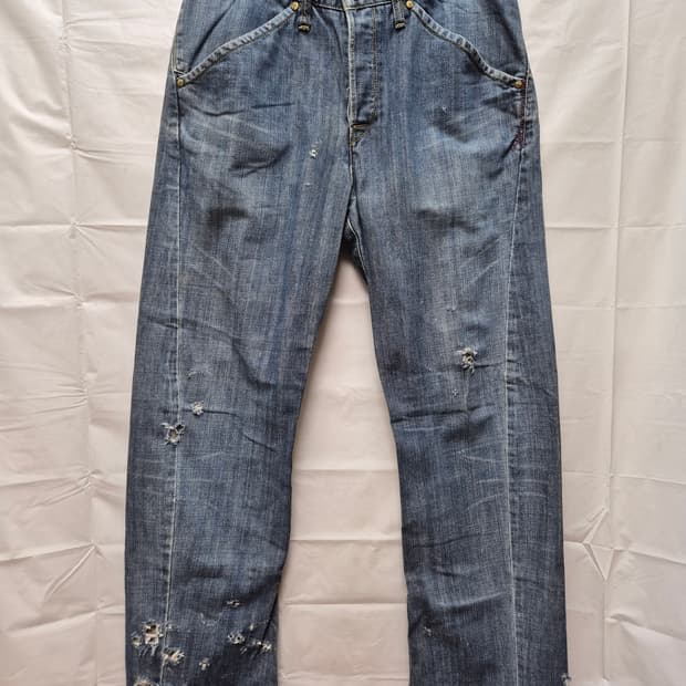 리바이스 엔지니어드진 