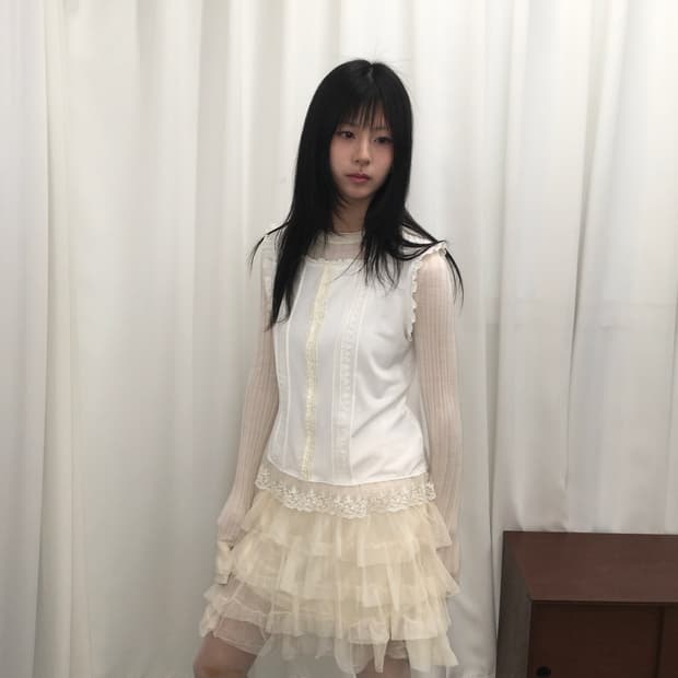 화이트 레이스 슬리브리스