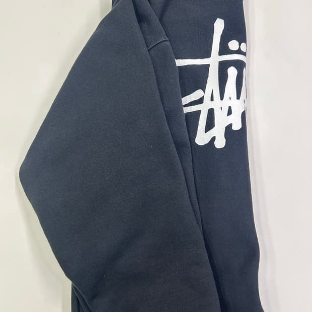 스투시 검정 맨투맨