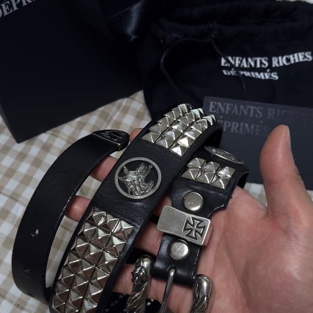 ERD Dog In Restraint coin belt 90