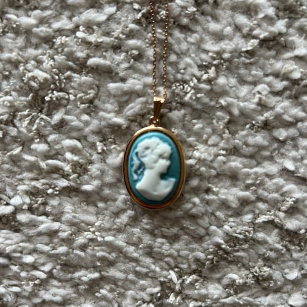 지드래곤 까메오 목걸이