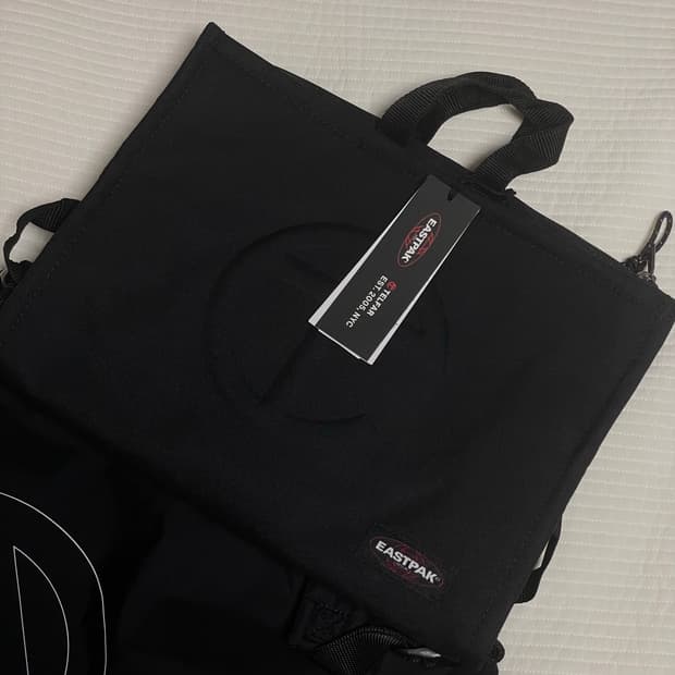[M] 텔파 X 이스트팩 쇼퍼백 블랙(✨새상품)