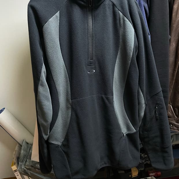 오클리 하프집업 M