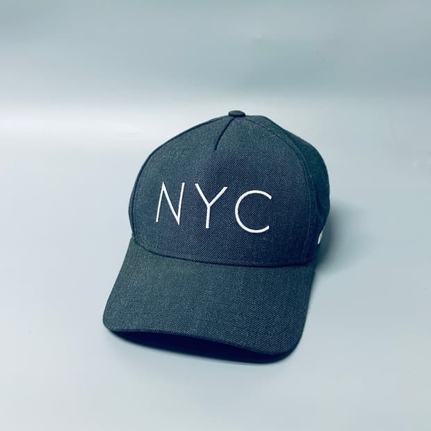 뉴에라(New Era) NYC 자수 볼캡 (차콜)
