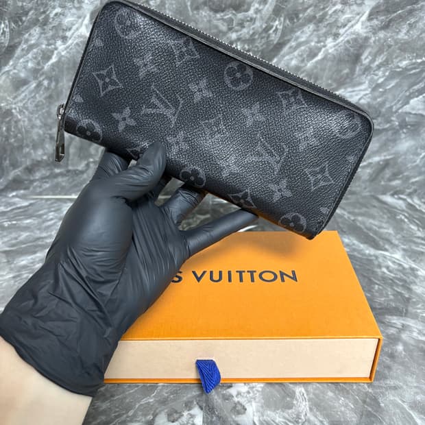 루이비통 이클립스 모노그램 지퍼돌이 장지갑
