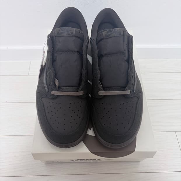 [새상품] 나이키 조던1 트래비스스캇 벨벳 / 270