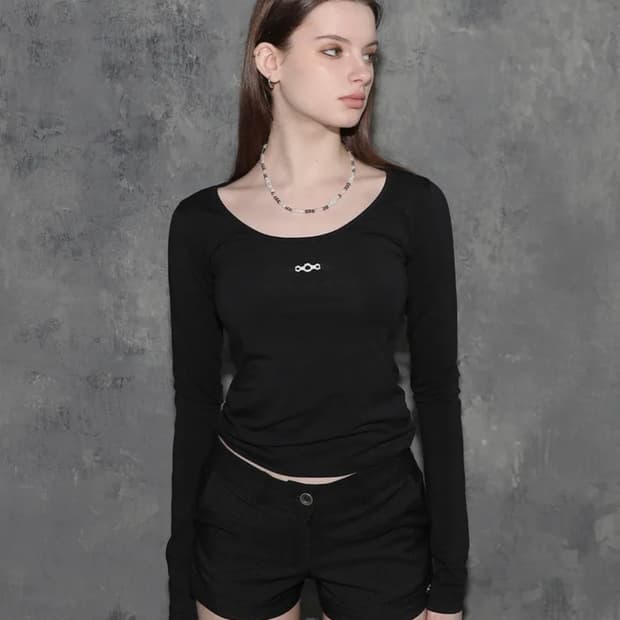 마고렌 서울 메탈 트라이클립스 테일러드 미니 쇼츠 블랙