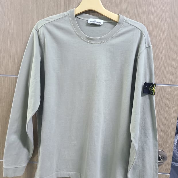 스톤아일랜드 와펜 롱슬리브 xl
