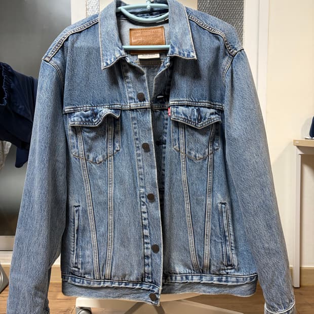 리바이스 트러커 자켓 타입3 L사이즈 팝니다