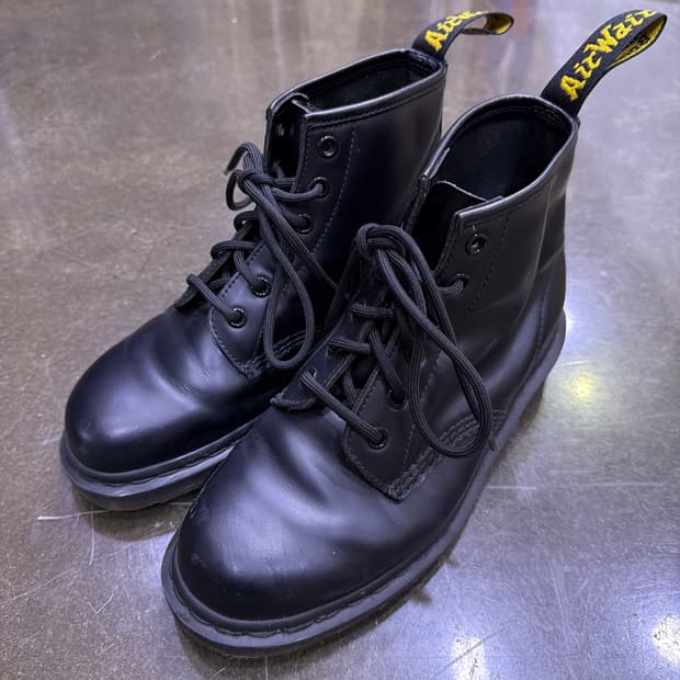 닥터마틴 101 6홀 워커 부츠 블랙 250