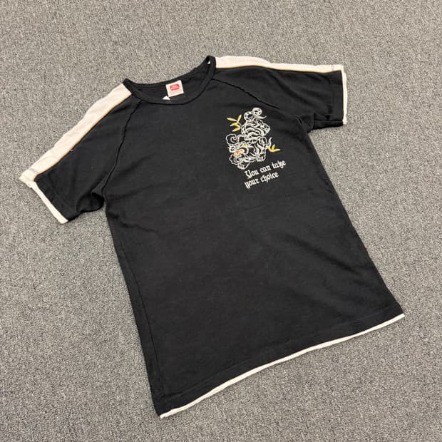 M) Lock Heaven 빈티지 호랑이 자수 반팔 티셔츠
