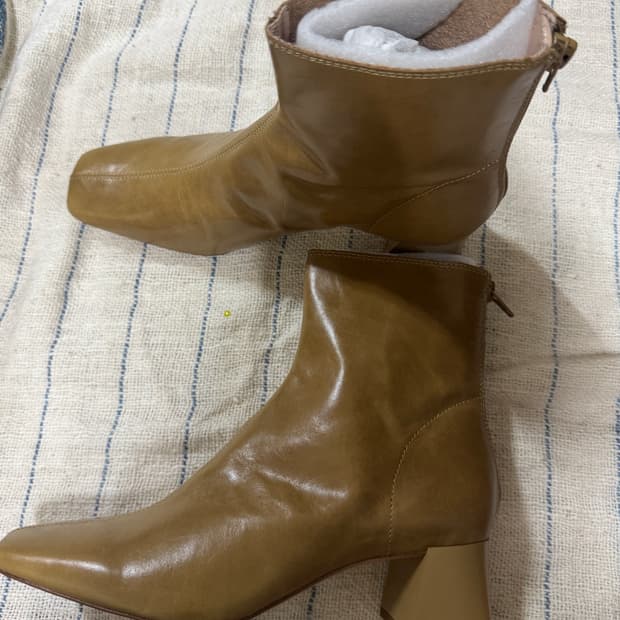 MANGO 스퀘어토 앵클부츠