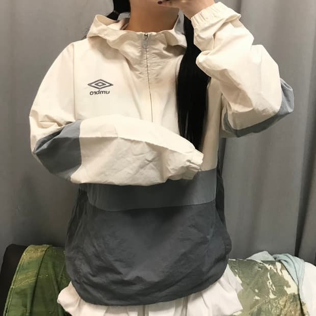 엄브로 아노락 트레이닝 바람막이 95
