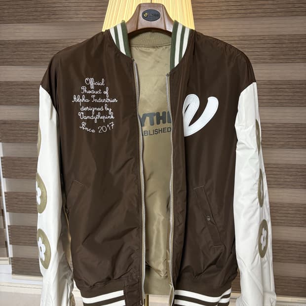 Vandy the pink 바시티 자켓 L 사이즈