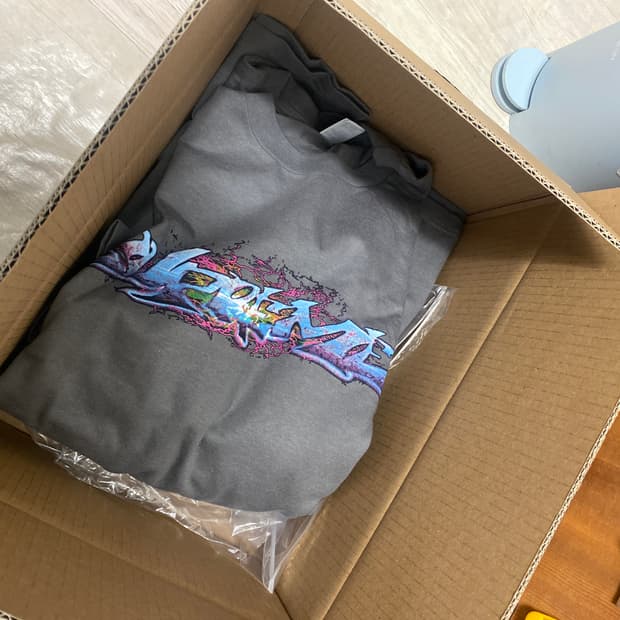 슈프림25fw 아트딜러 티 2xl 