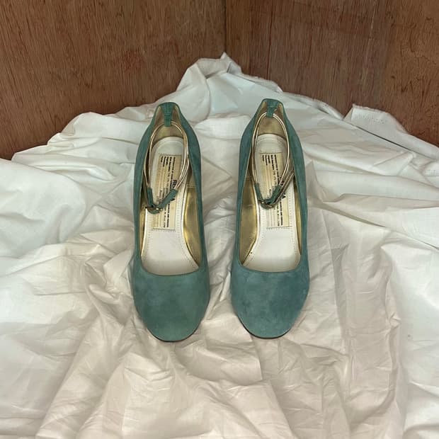 메종 마르지엘라 레플리카 스웨이드 펌프스