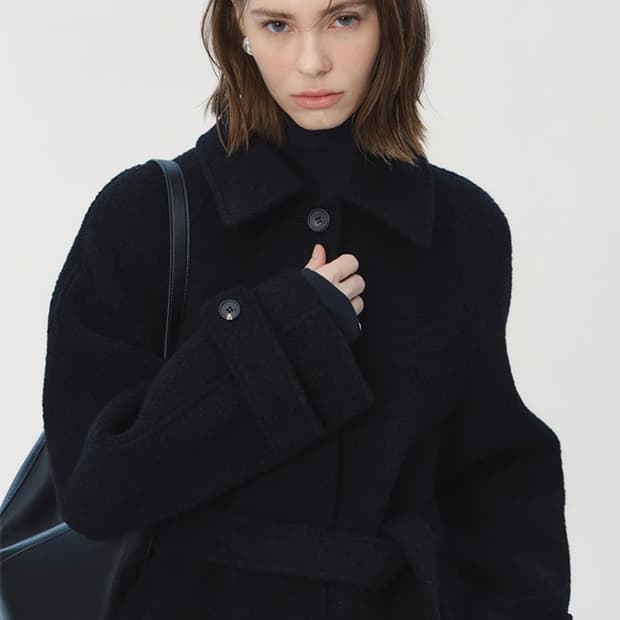 에이에이유(aau) 부클 하프 코트 