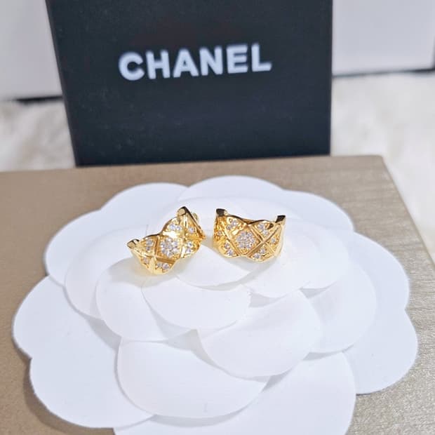 빈티지 샤넬 크러쉬 골드 원터치 이어링