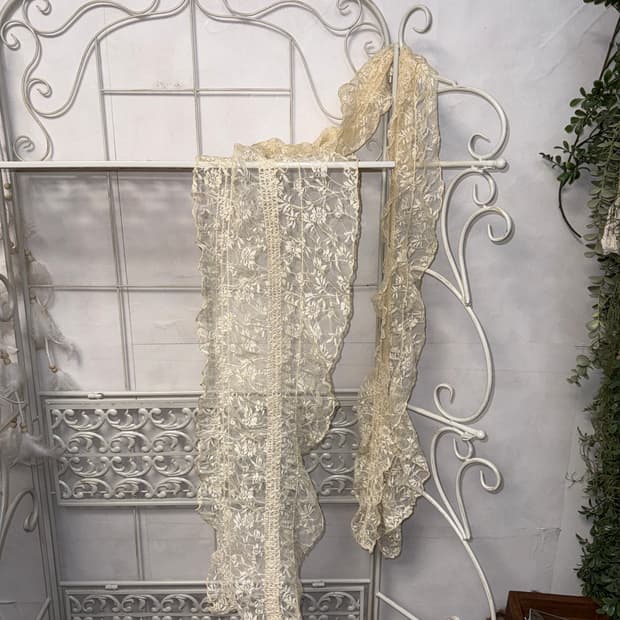 Ivory floral lace scarf