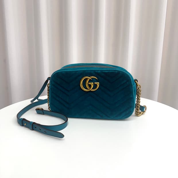 [정품] 구찌 벨벳 마틀라세 GG 마몽 스몰 크로스백