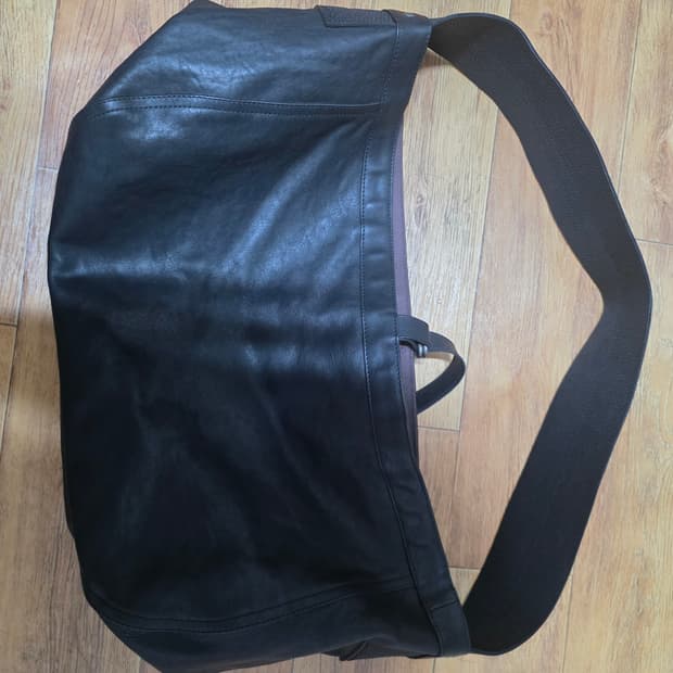 타이가타카히시 뉴스보이백 레더 라지