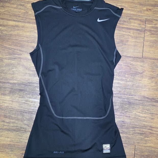나이키 프로컴뱃 컴프레션 나시탑