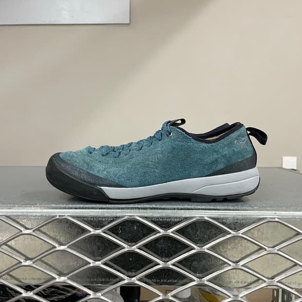 아크테릭스 sl 스웨이드 스니커즈 260