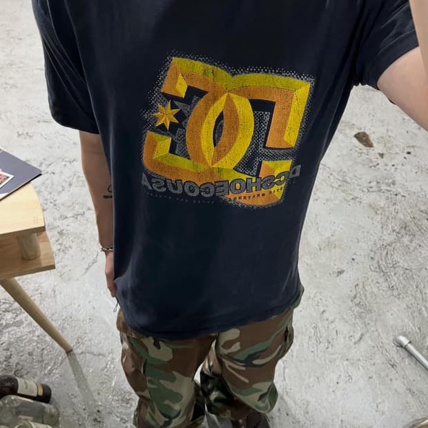 90s DC SHOES faded tee
