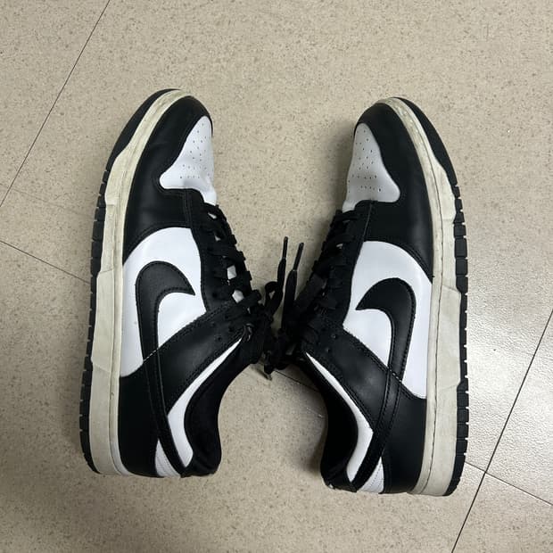 나이키 덩크 로우 레트로 화이트 블랙 범고래 280