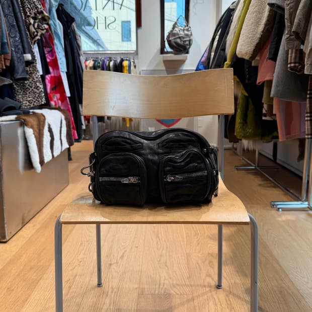 알렉산더 왕 블랙 브렌다 체인 크로스백 