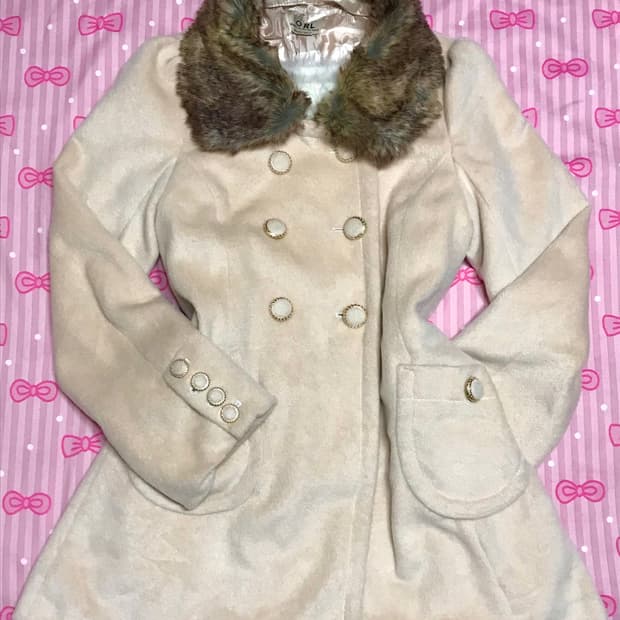 라떼맛 퍼 투버튼 코트