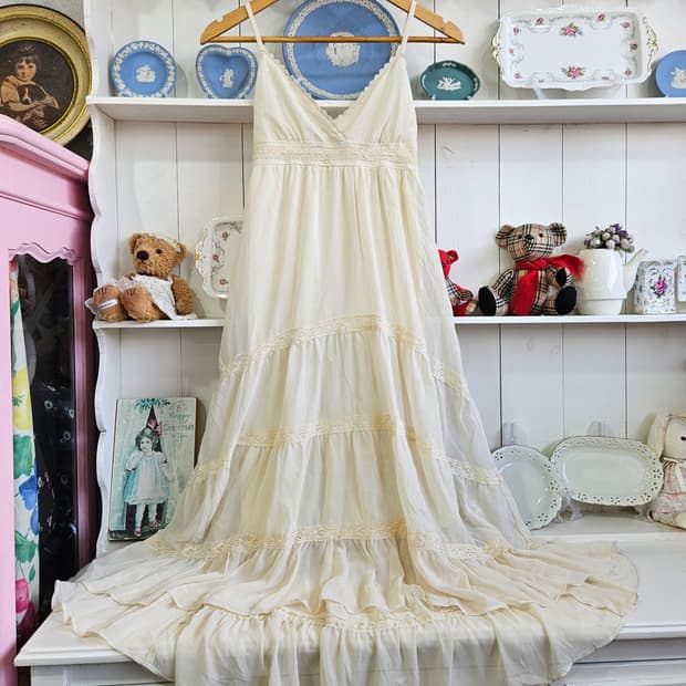 잉그니(INGNI) 레이스 티어드 롱원피스