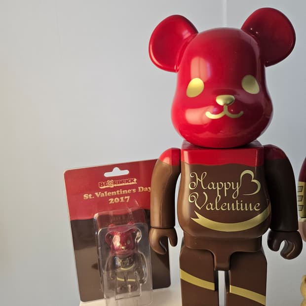 2017년 해피 발렌타인 에디션 베어브릭400% & 100%세트